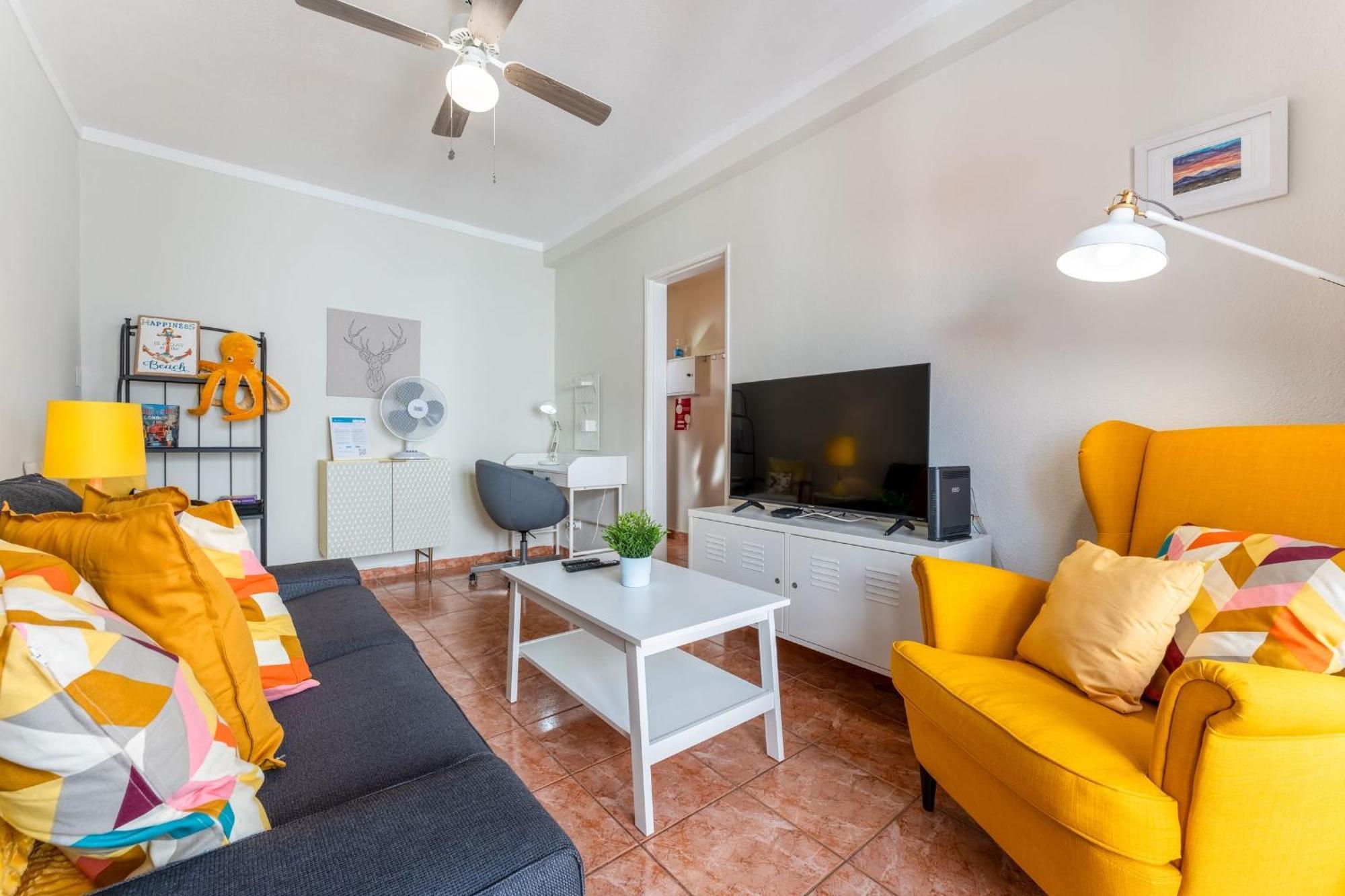 Comfy Flat W/ Rooftop Beach View By Lovelystay Burgau Eksteriør billede