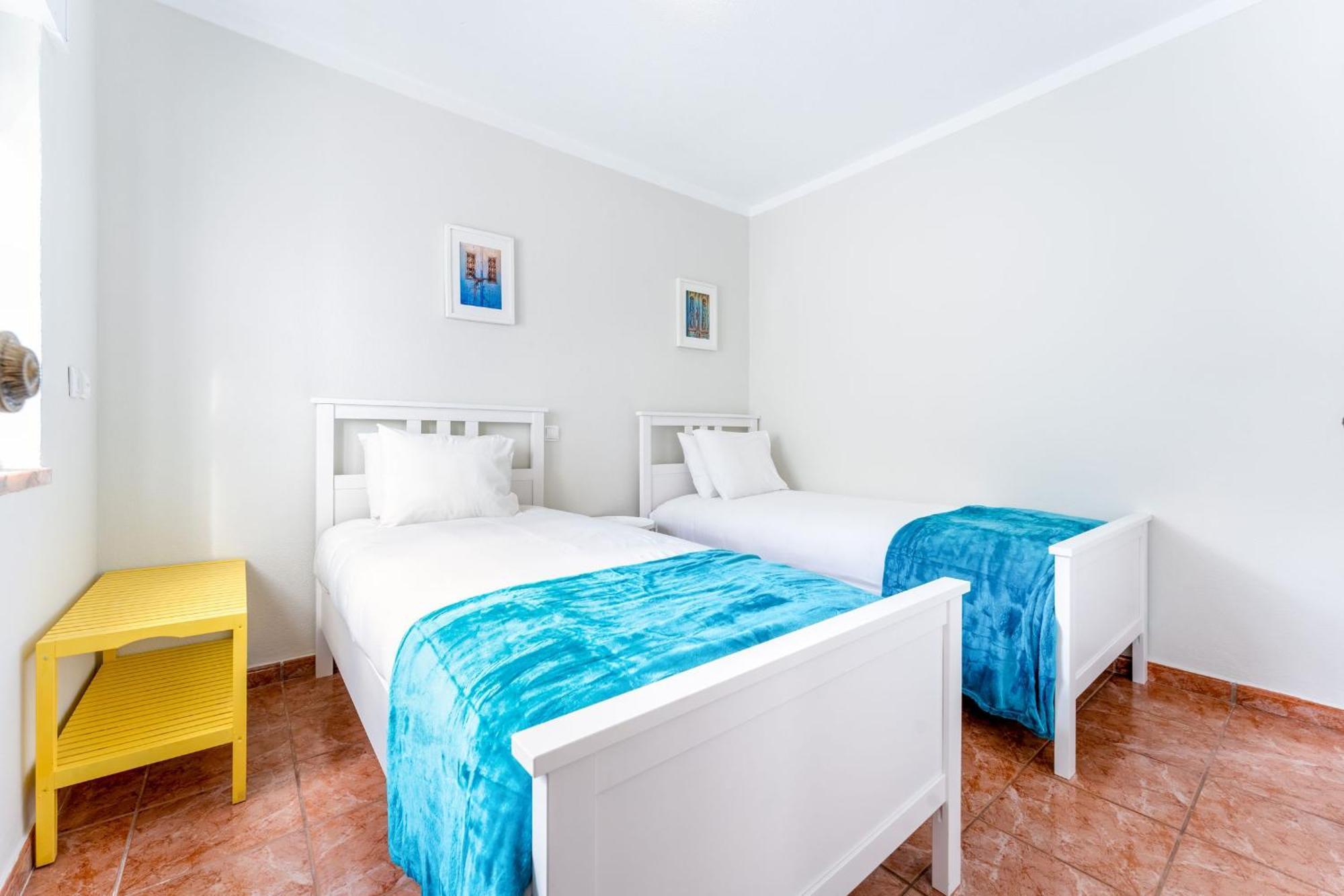 Comfy Flat W/ Rooftop Beach View By Lovelystay Burgau Eksteriør billede