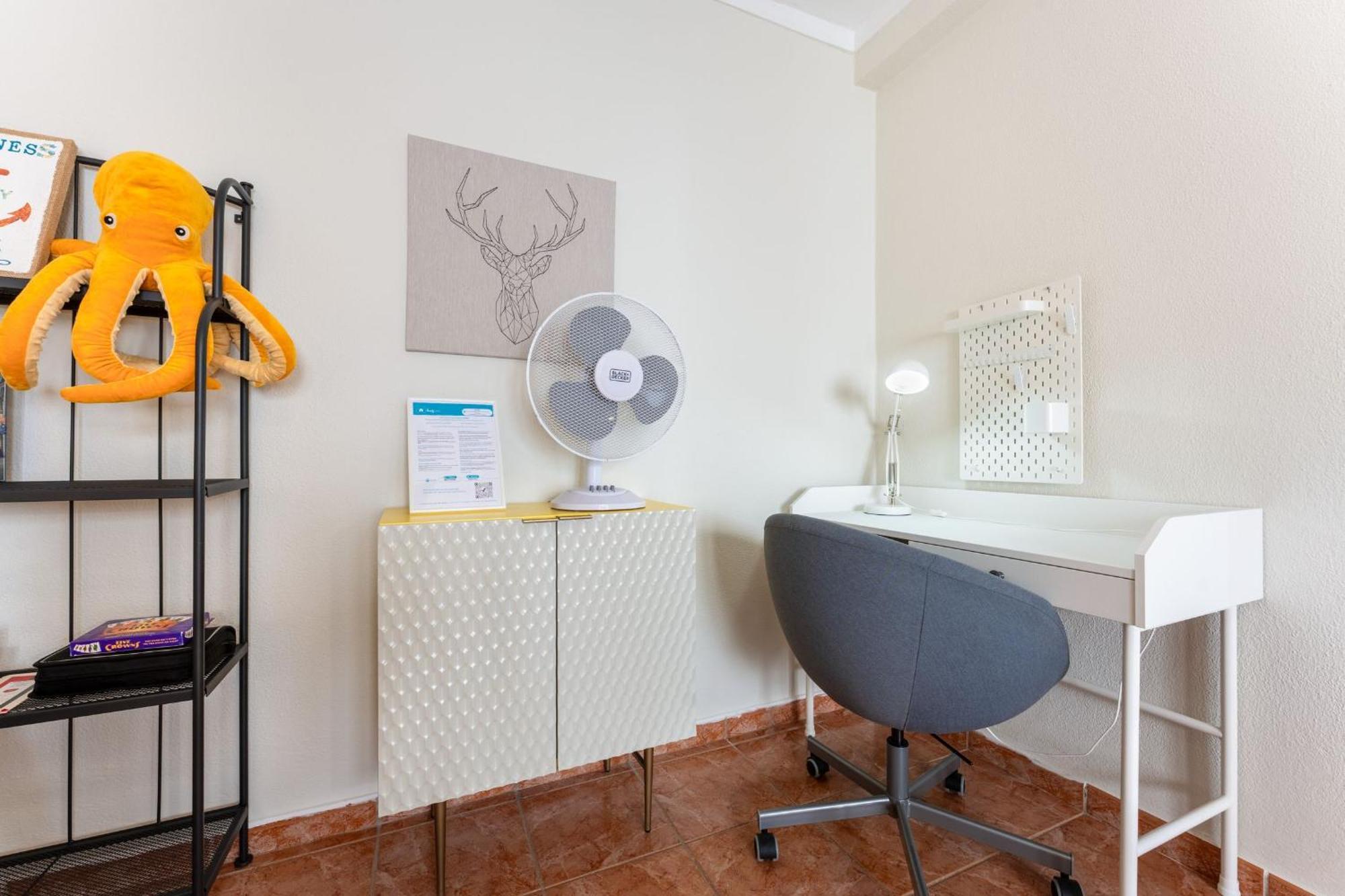 Comfy Flat W/ Rooftop Beach View By Lovelystay Burgau Eksteriør billede