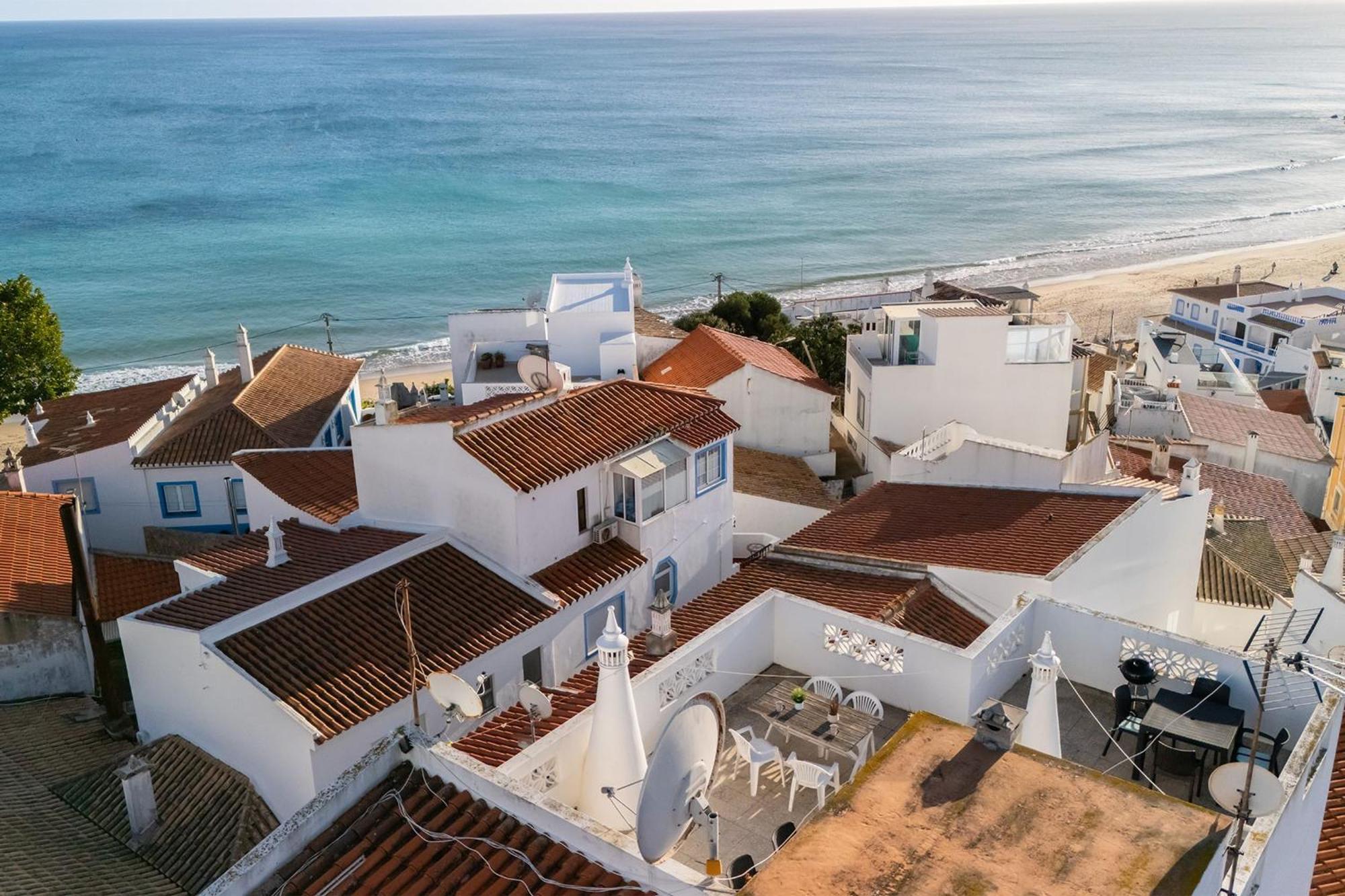 Comfy Flat W/ Rooftop Beach View By Lovelystay Burgau Eksteriør billede